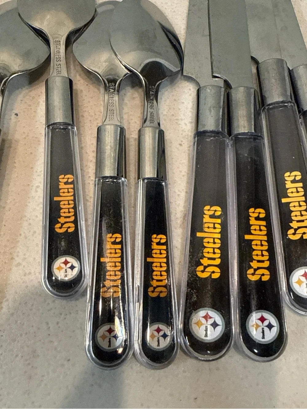 NFL 16 Piece Flatware Set Forks, Knives, Spoons Dining Set Pittsburg Steelers